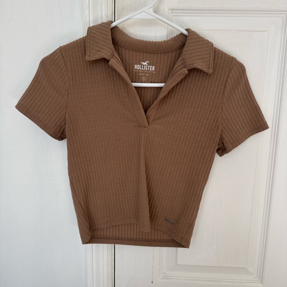 Hollister Women's Tan Ribbed Short Sleeve Top